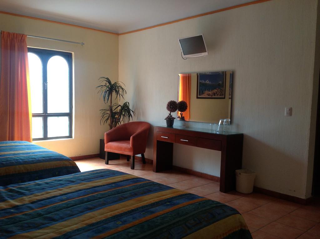 Hotel Plaza Rubio Amatitan Стая снимка
